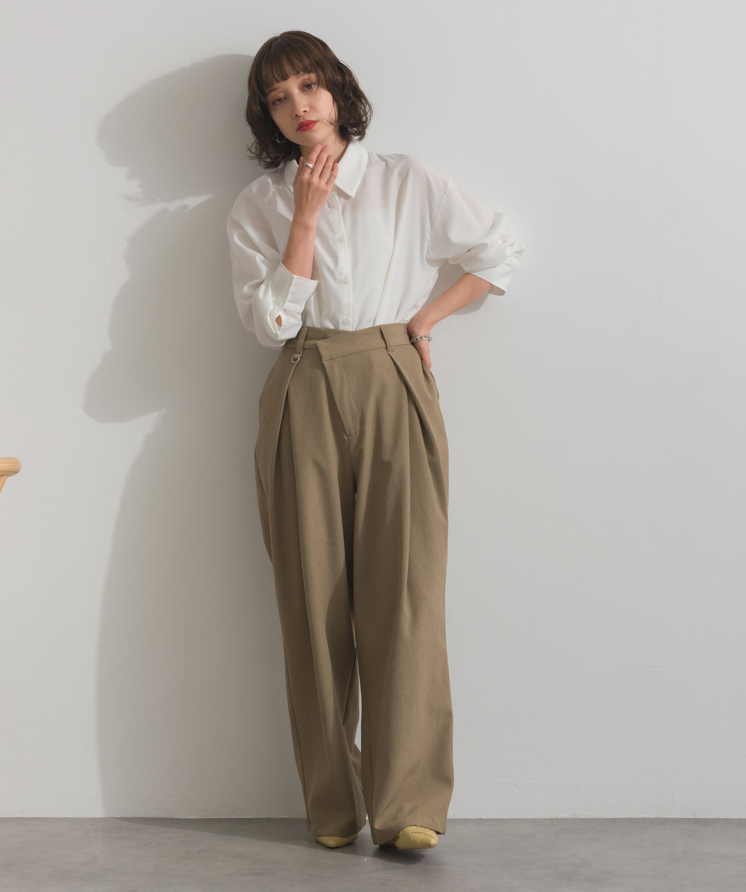 アシンメトリーウエストタックパンツ