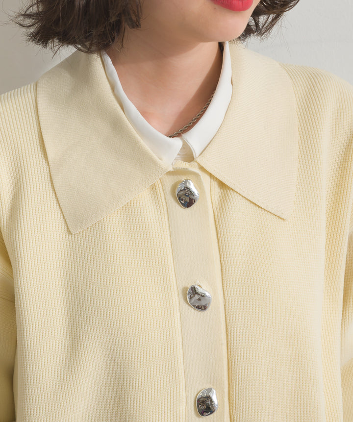 メタルボタン衿付きニットカーディガン