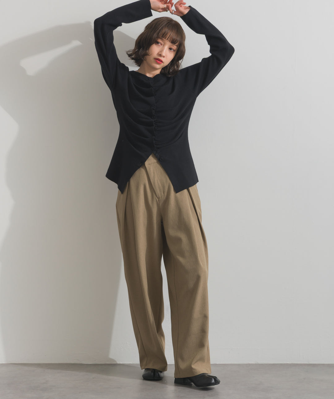 アシンメトリーウエストタックパンツ