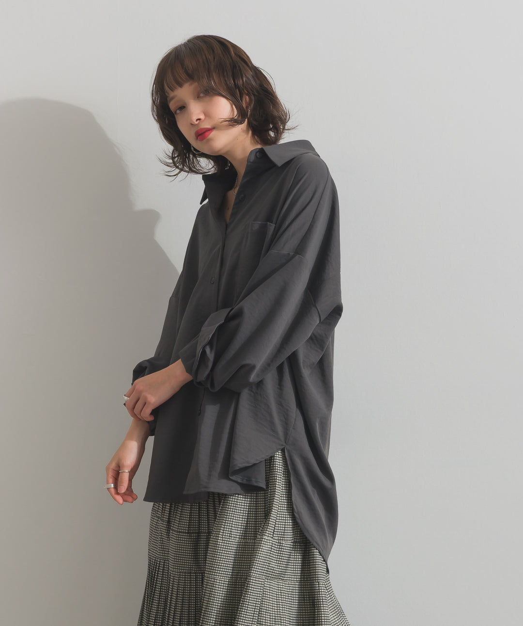 スリーブアレンジドレープシャツ