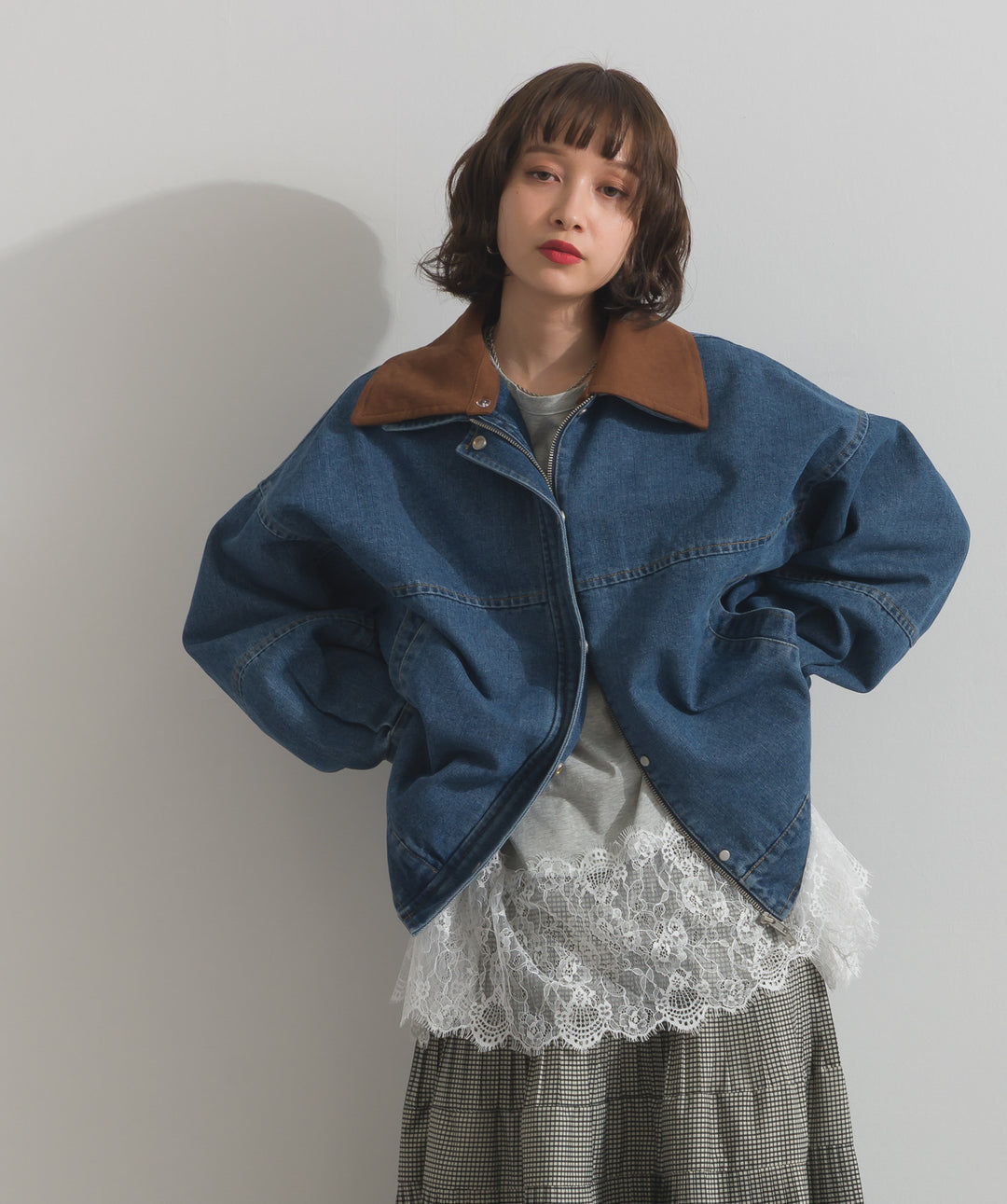 裾レースロングスリーブTシャツ