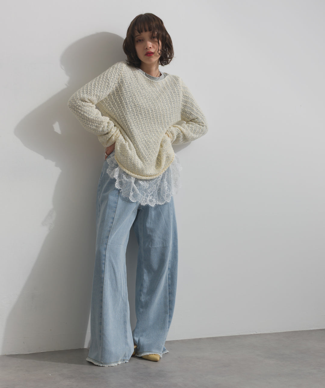 裾レースロングスリーブTシャツ