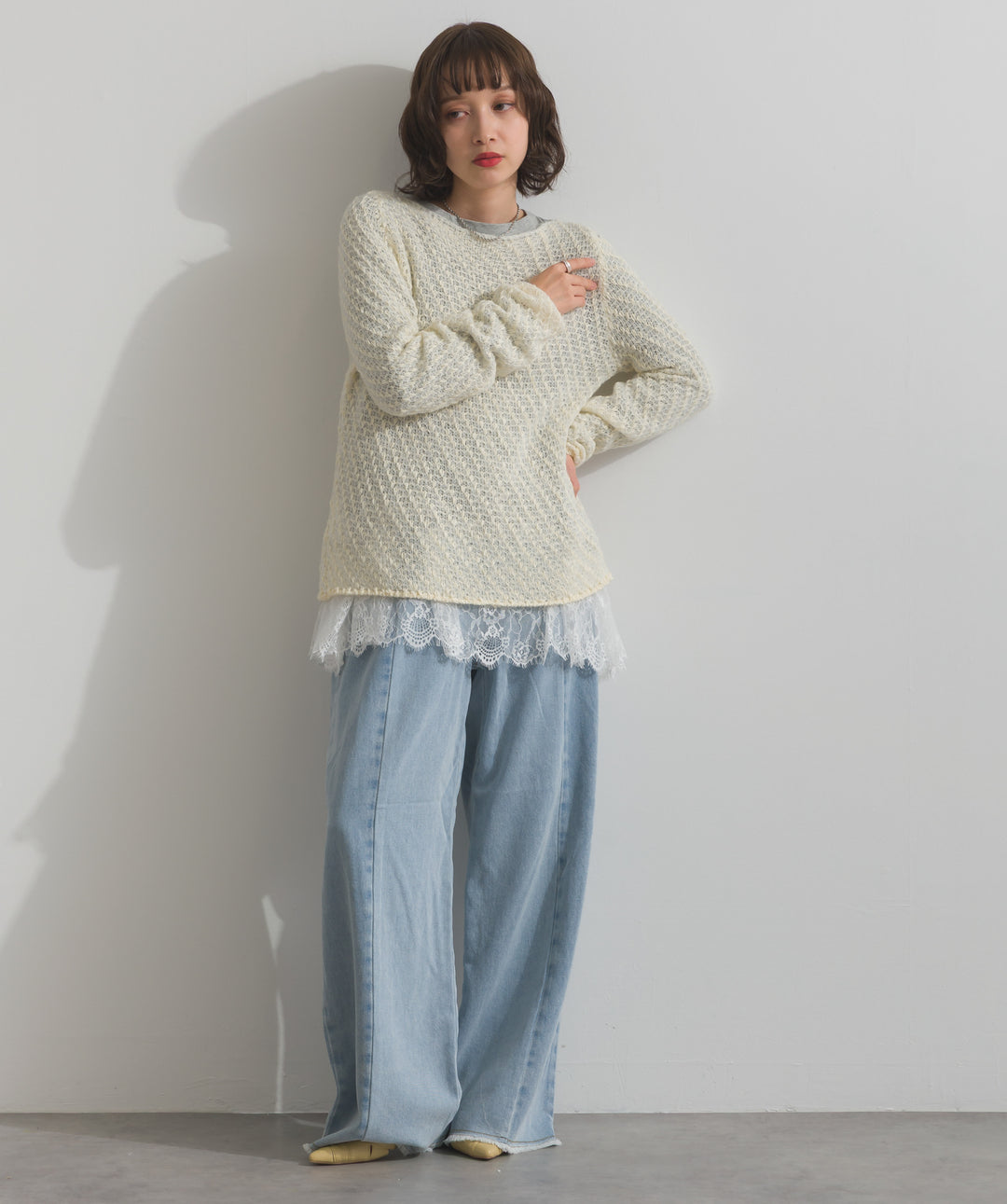 裾レースロングスリーブTシャツ