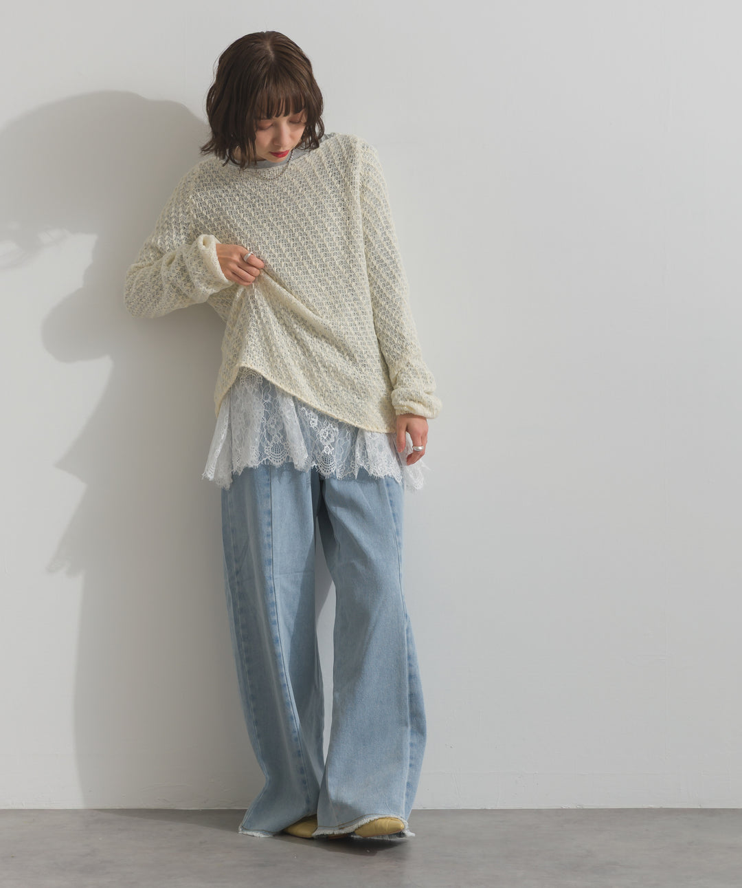 裾レースロングスリーブTシャツ