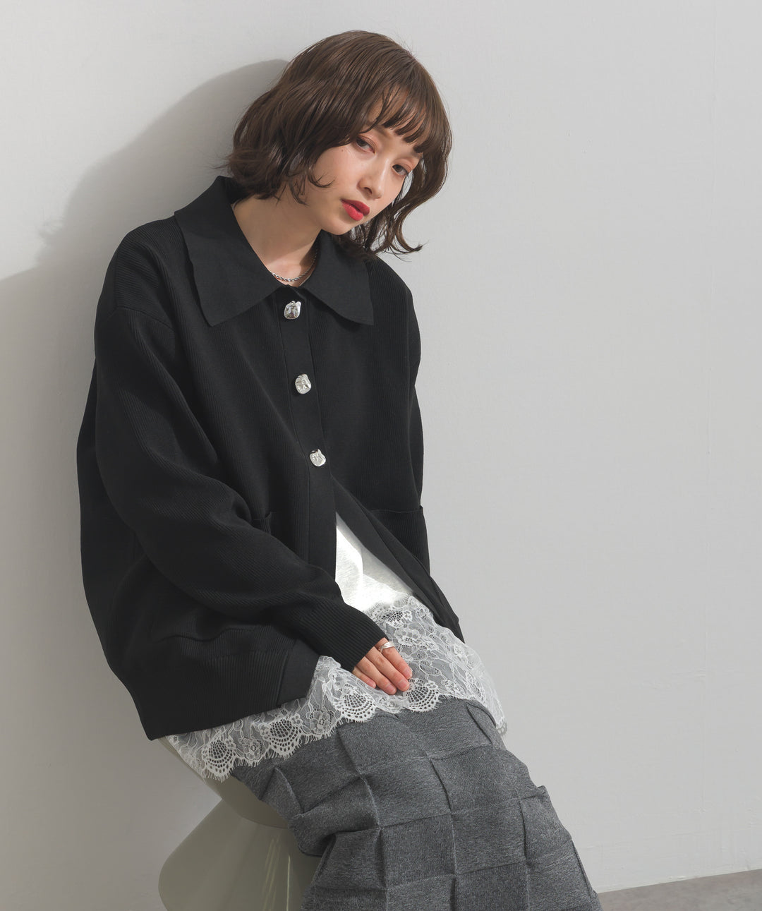 【TOPS SET】メタルボタン衿付きニットカーディガン＋裾レースロングスリーブTシャツ