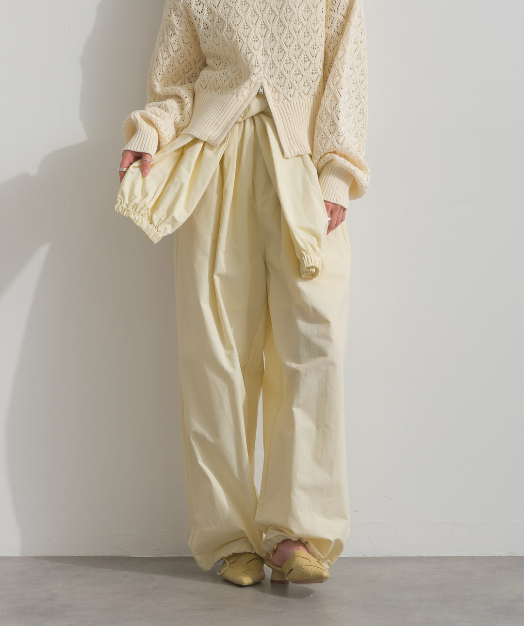 合繊ツイルスタンドウエスト巻きジョガーパンツ