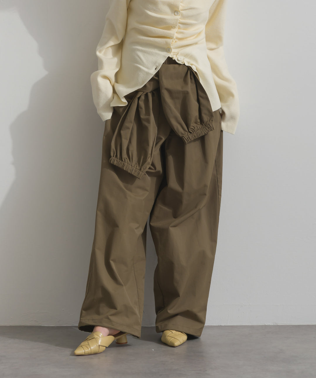 合繊ツイルスタンドウエスト巻きジョガーパンツ