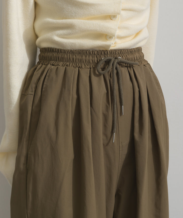 合繊ツイルスタンドウエスト巻きジョガーパンツ