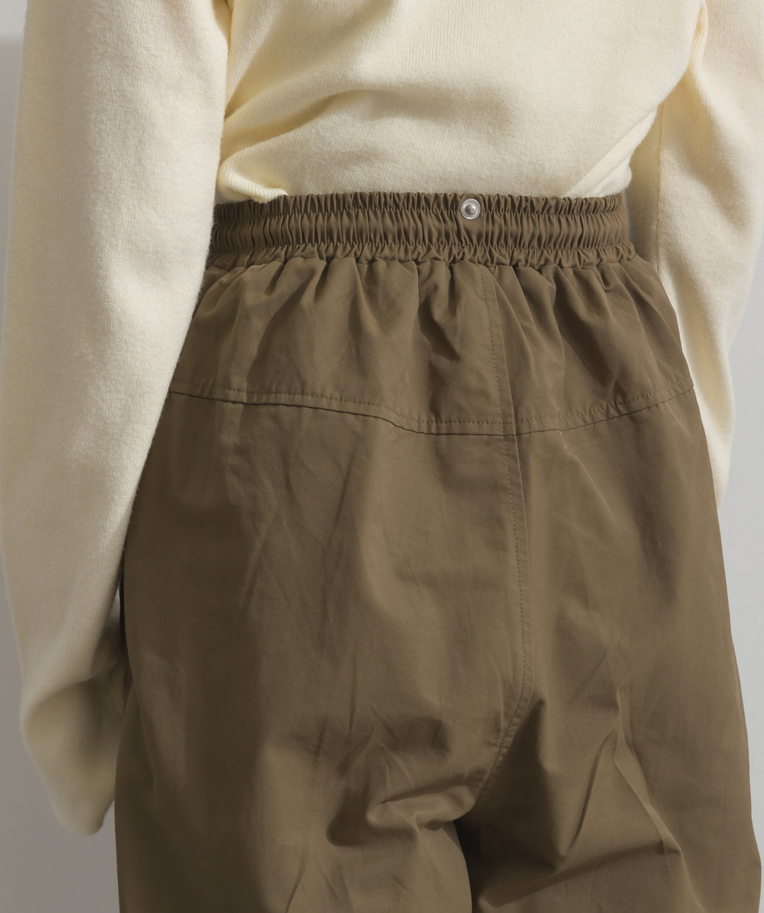 合繊ツイルスタンドウエスト巻きジョガーパンツ