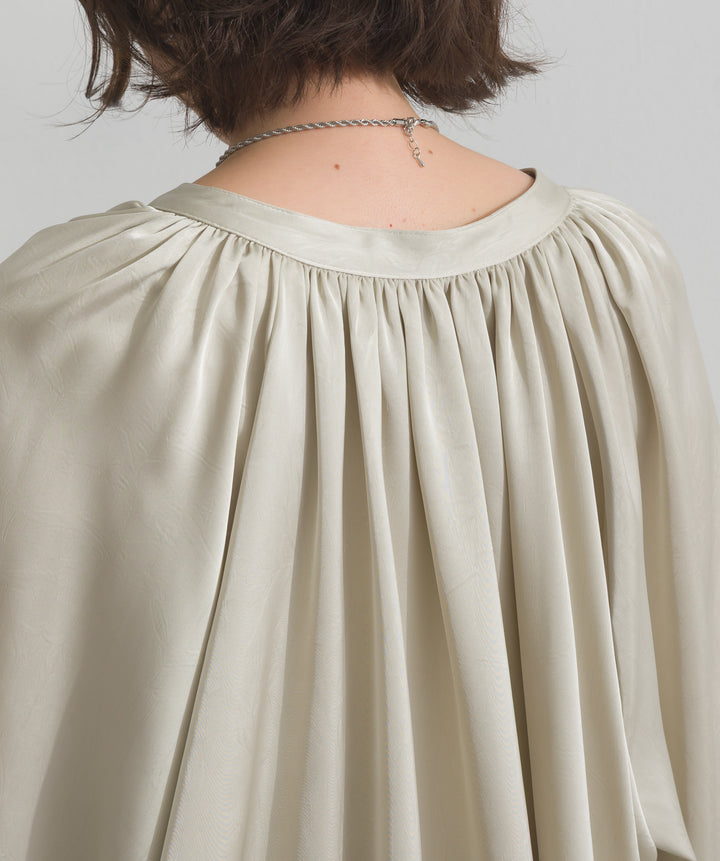 フリルギャザーブラウス