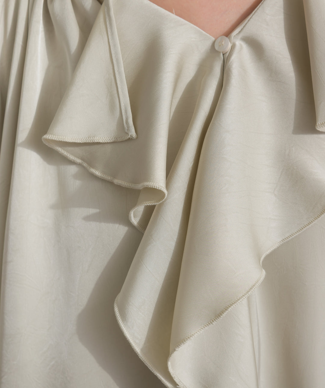 フリルギャザーブラウス