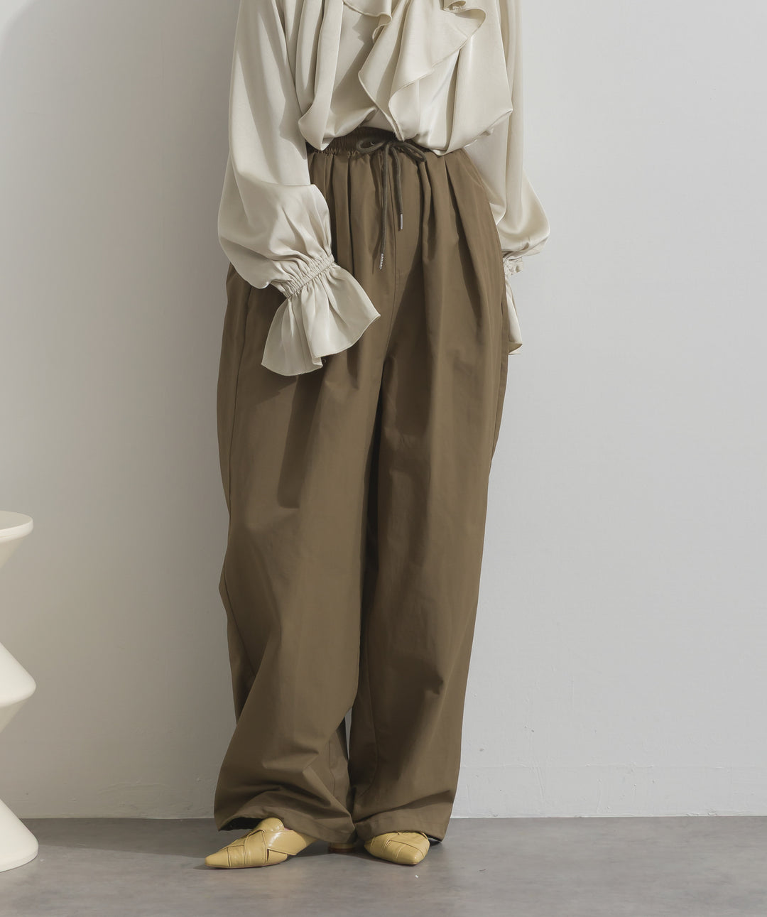 合繊ツイルスタンドウエスト巻きジョガーパンツ