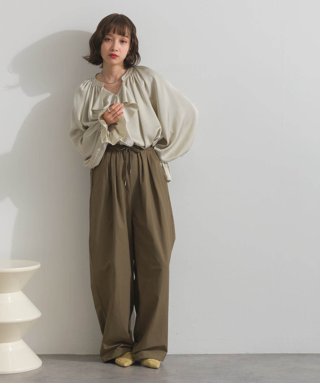 合繊ツイルスタンドウエスト巻きジョガーパンツ