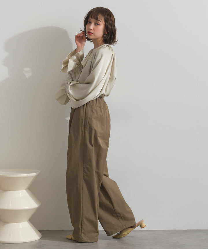 フリルギャザーブラウス