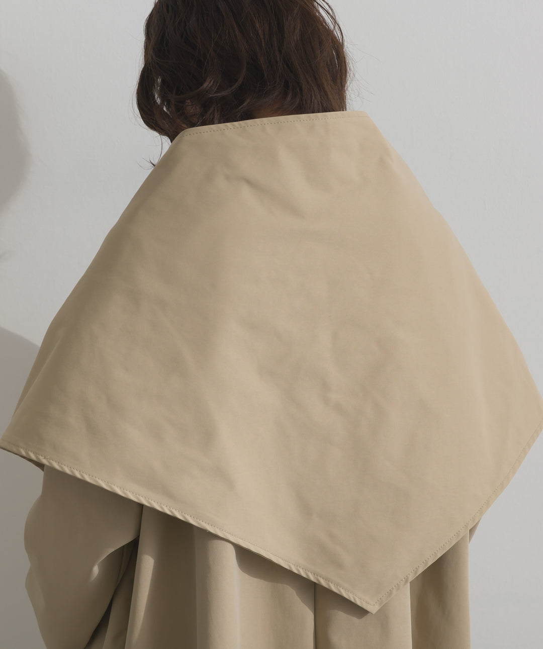 コンパクトツイルスカーフ付きコート