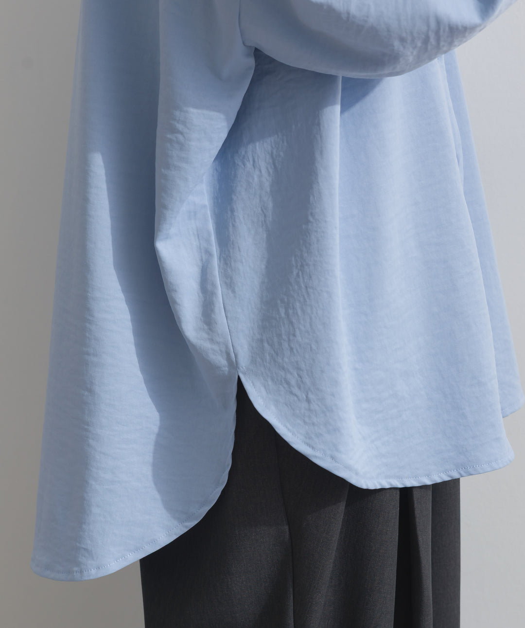 スリーブアレンジドレープシャツ