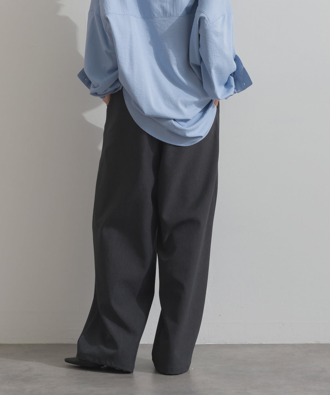 アシンメトリーウエストタックパンツ