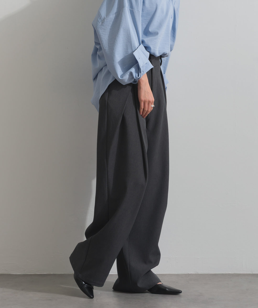 アシンメトリーウエストタックパンツ