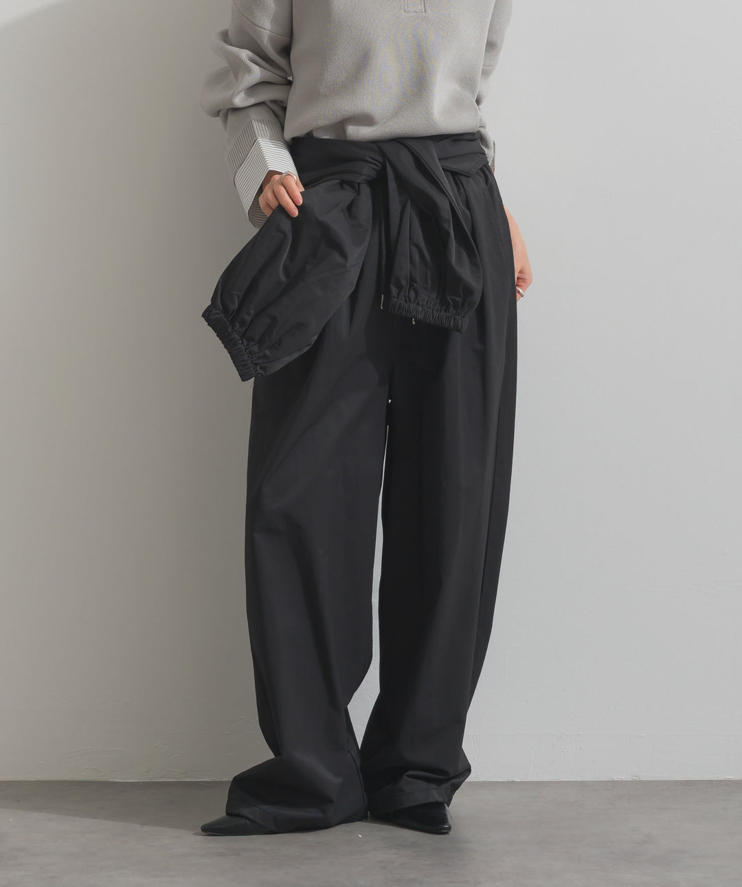 合繊ツイルスタンドウエスト巻きジョガーパンツ