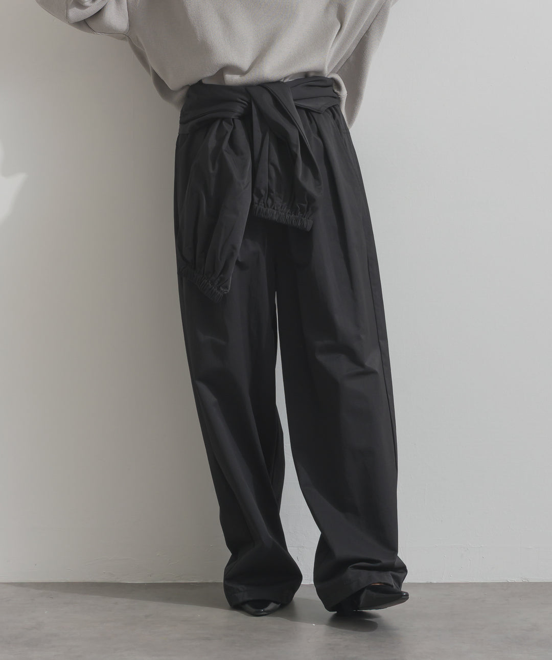 合繊ツイルスタンドウエスト巻きジョガーパンツ