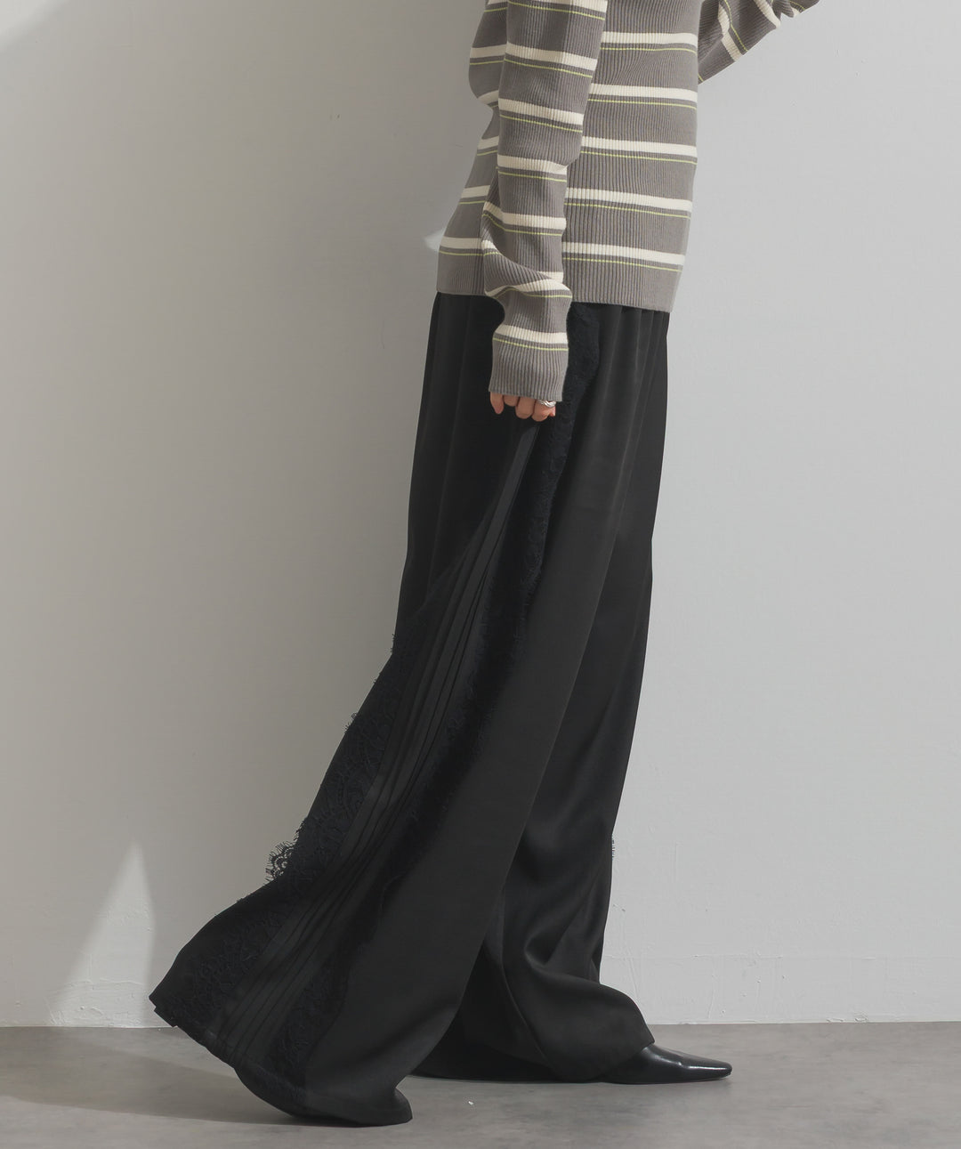 サイドレースワイドパンツ