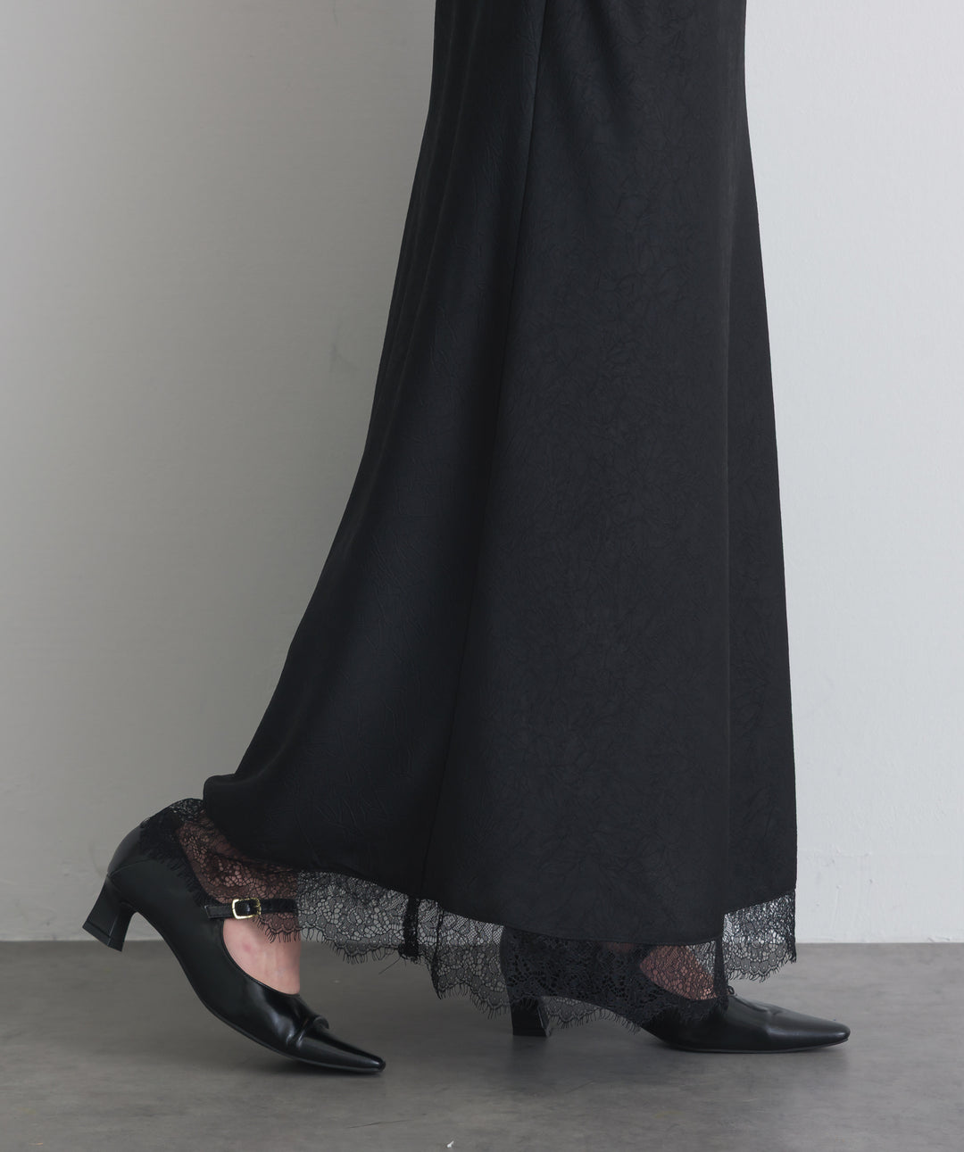 レースヘムナロースカート