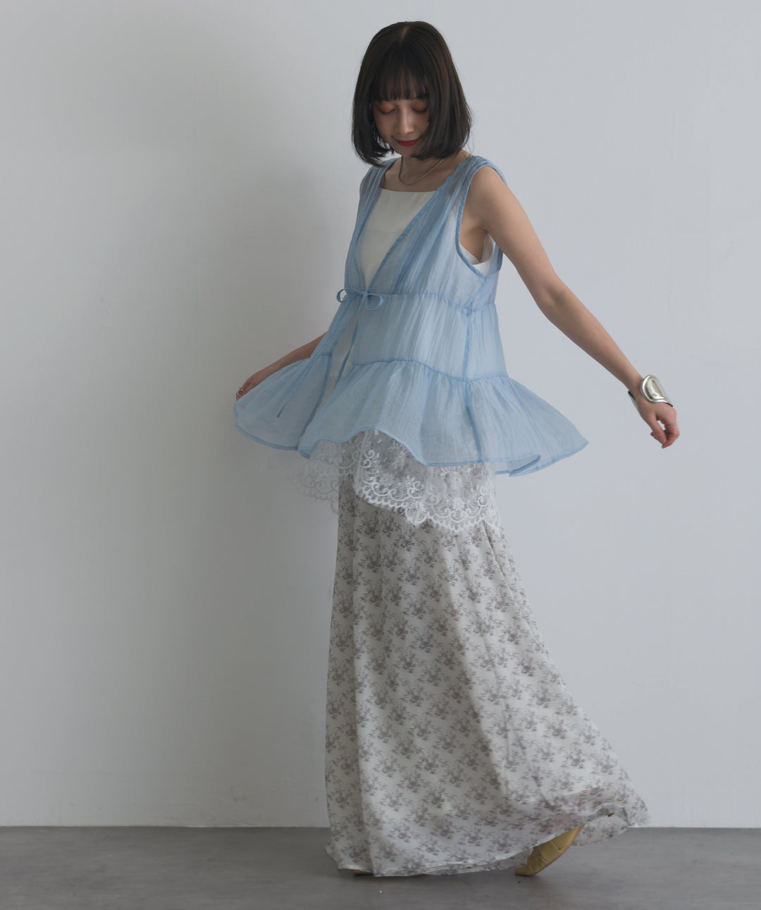 ボタニカル柄ワイドパンツ