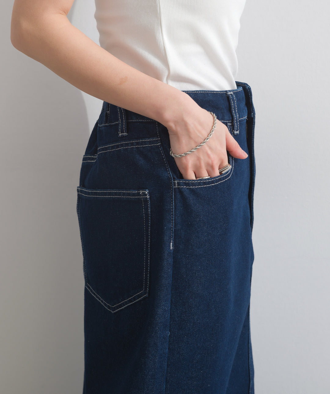 ロールアップデザインデニムスカート