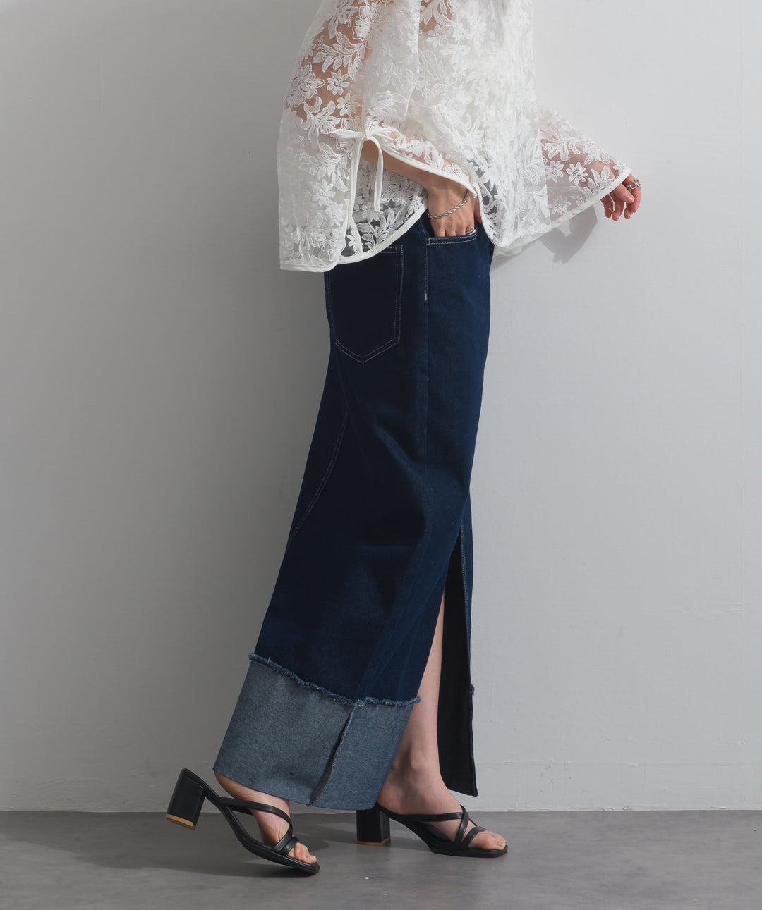 ロールアップデザインデニムスカート