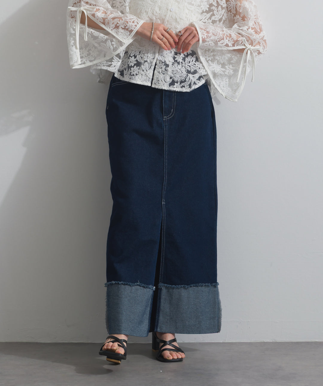 ロールアップデザインデニムスカート