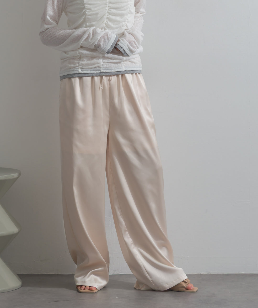 マットサテンワイドパンツ