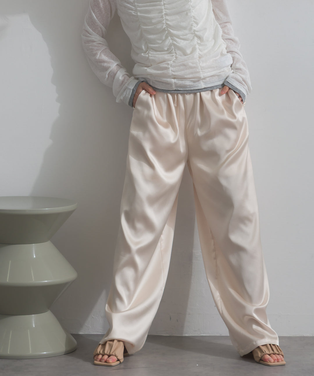マットサテンワイドパンツ