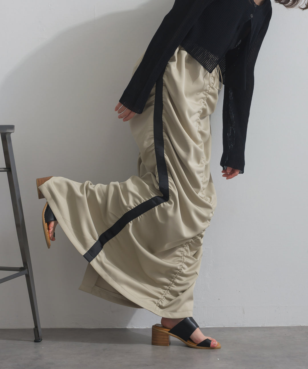 サイドラインシャーリングスカート