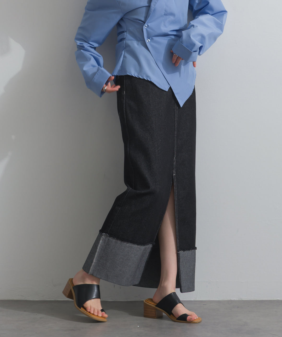 ロールアップデザインデニムスカート