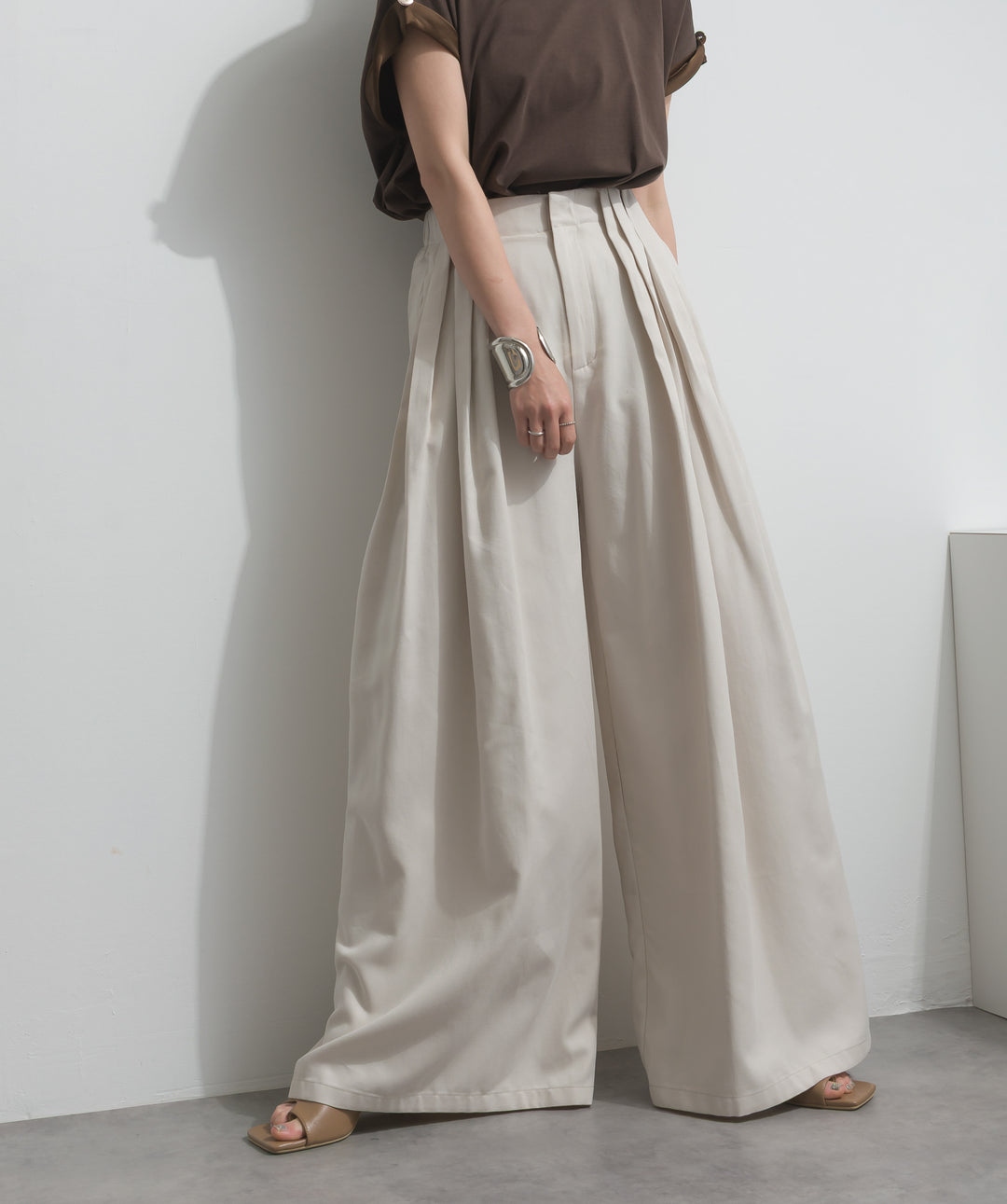 【SET】サテン部分使いアシメチュニックTシャツ+タックワイドパンツ(2set)