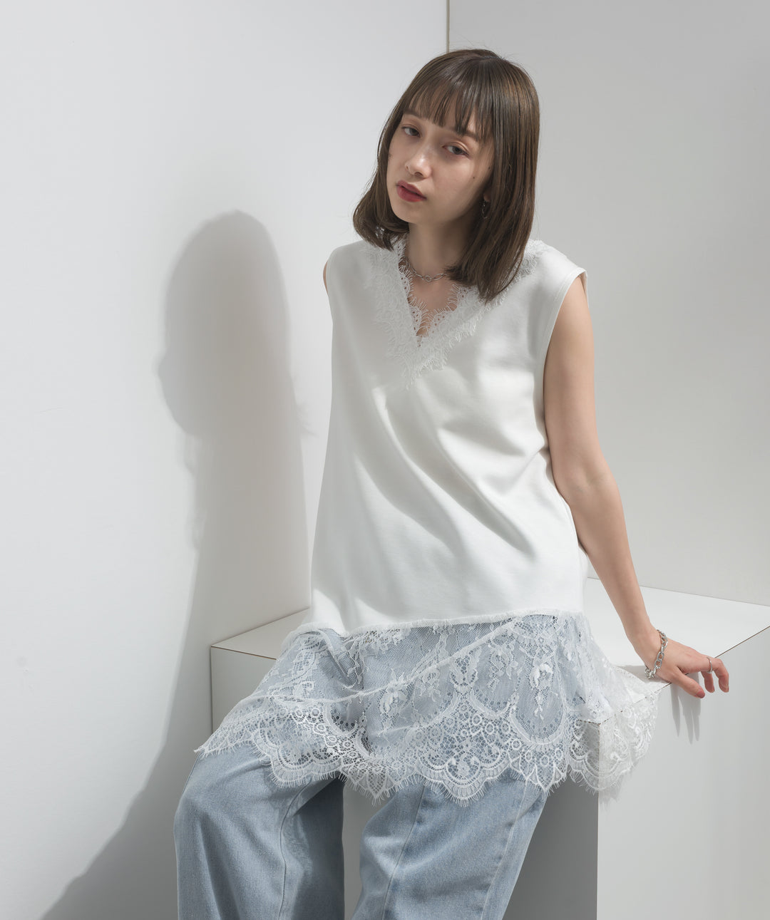 レースヘムレイヤードノースリーブトップス