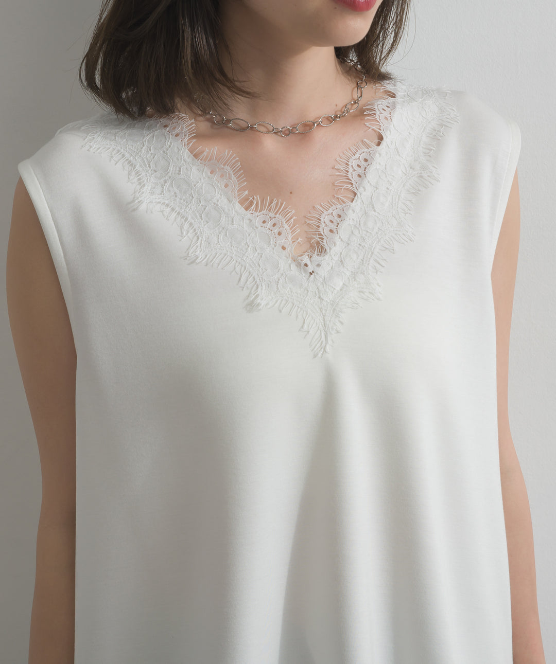 レースヘムレイヤードノースリーブトップス