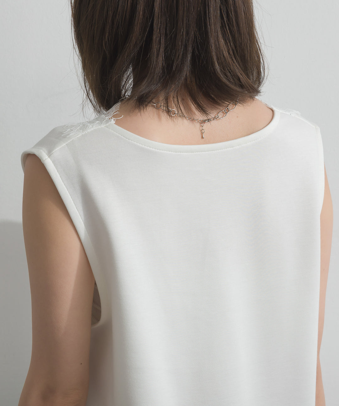 レースヘムレイヤードノースリーブトップス