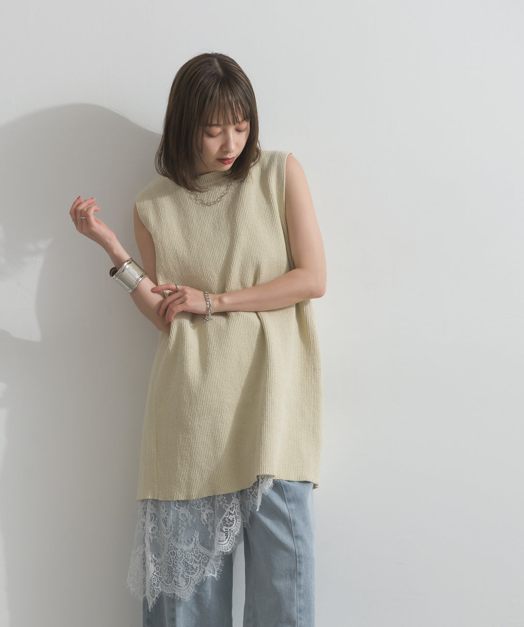 【SET】リブニットバックスリットタンク+レースヘムレイヤードノースリーブトップス+ツートーンバイカラーデニムパンツ(3set)