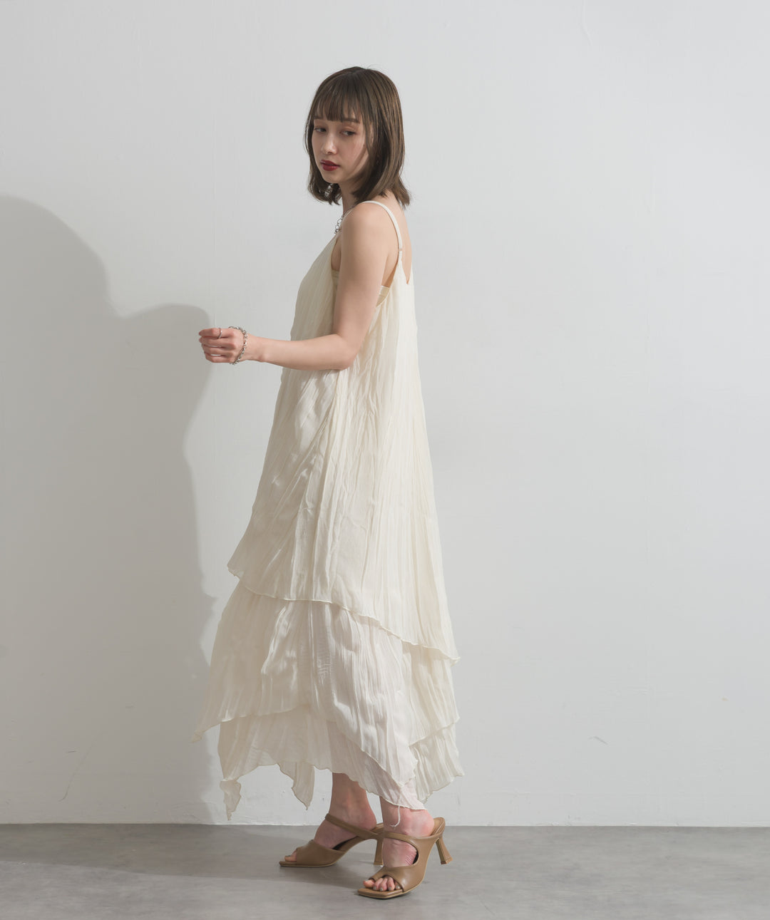 【SET】ニュアンス箔プリントTシャツ+シアーシャーリングレイヤードキャミワンピース(2set)