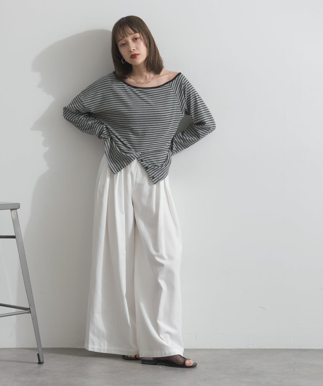 タックワイドパンツ