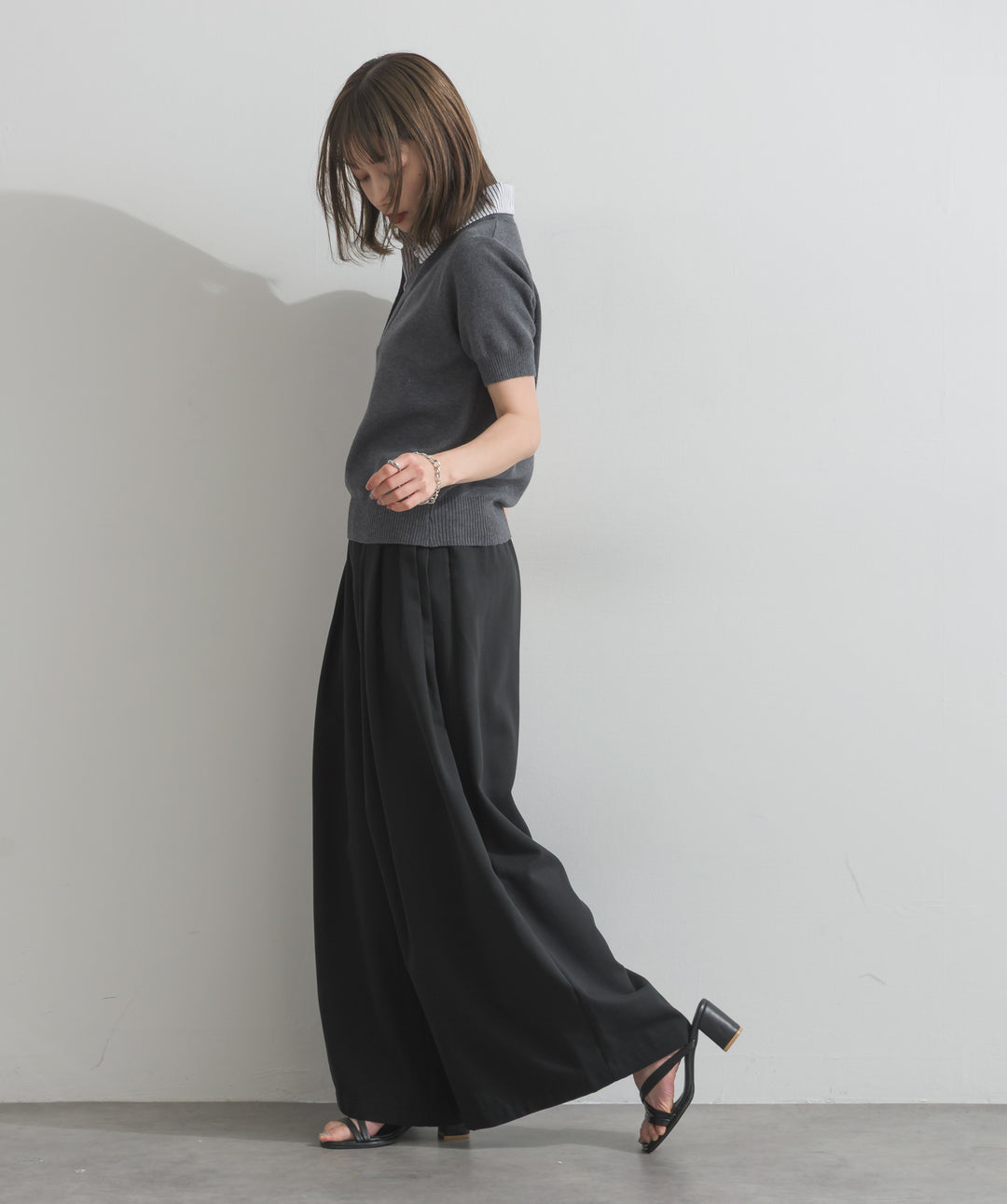 タックワイドパンツ