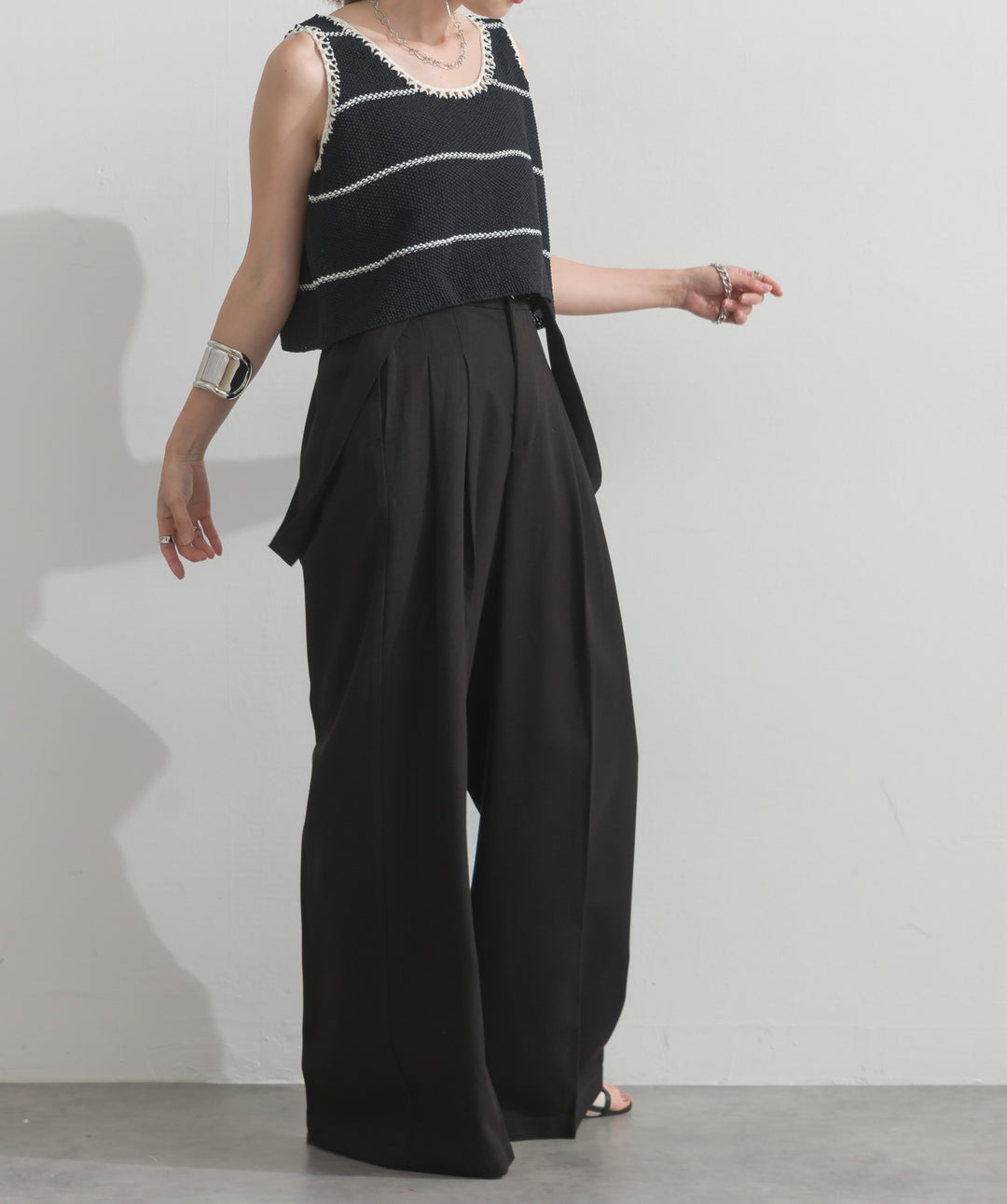 【SET】配色ラインペプラムニットタンクトップ+2WAYラップデザインサロペットパンツ(2set)