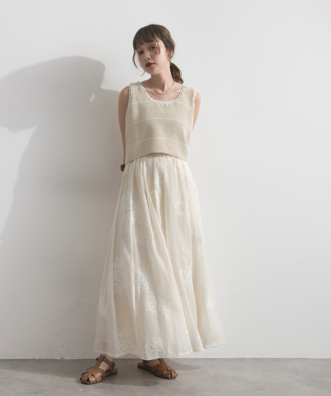 フラワー刺繍シアースカート