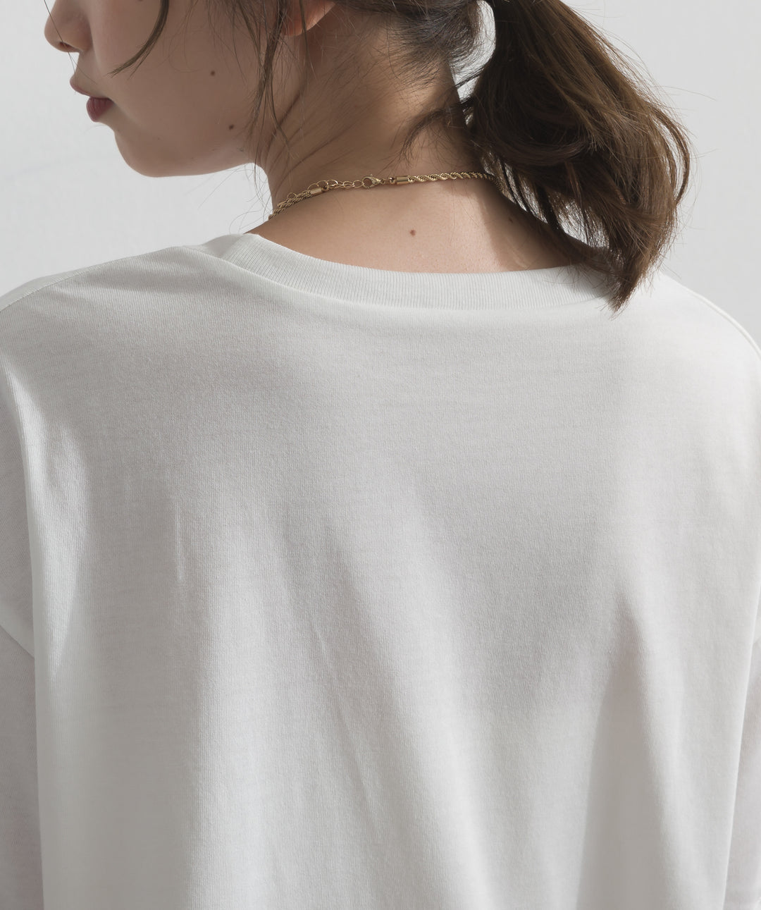 レースロゴ刺繍Tシャツ