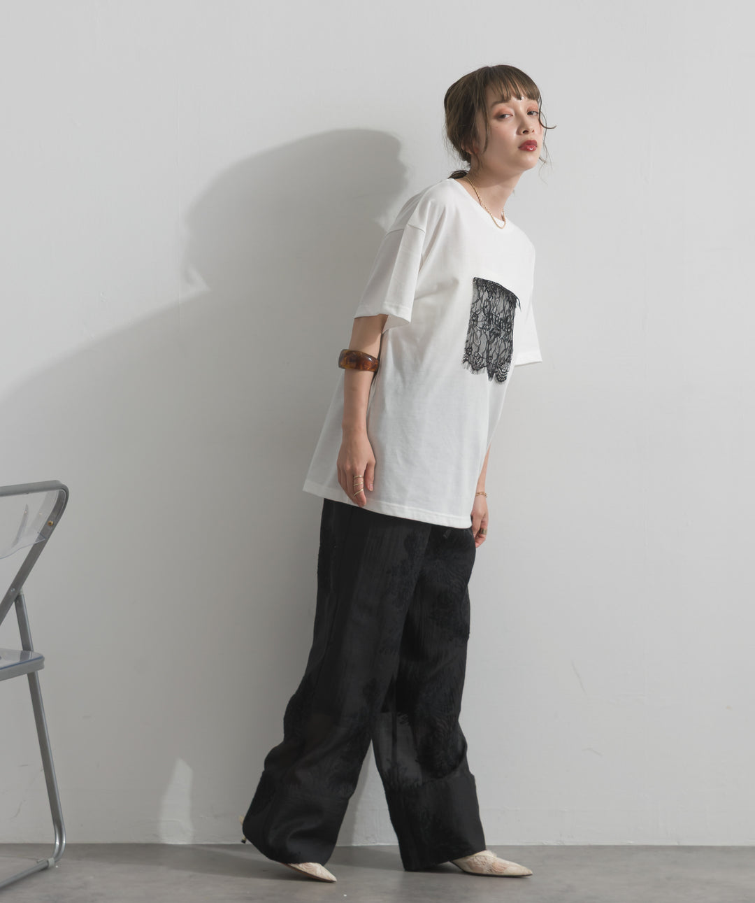 【SET】レースロゴ刺繍Tシャツ+フラワー刺繍シアーパンツ(2set)