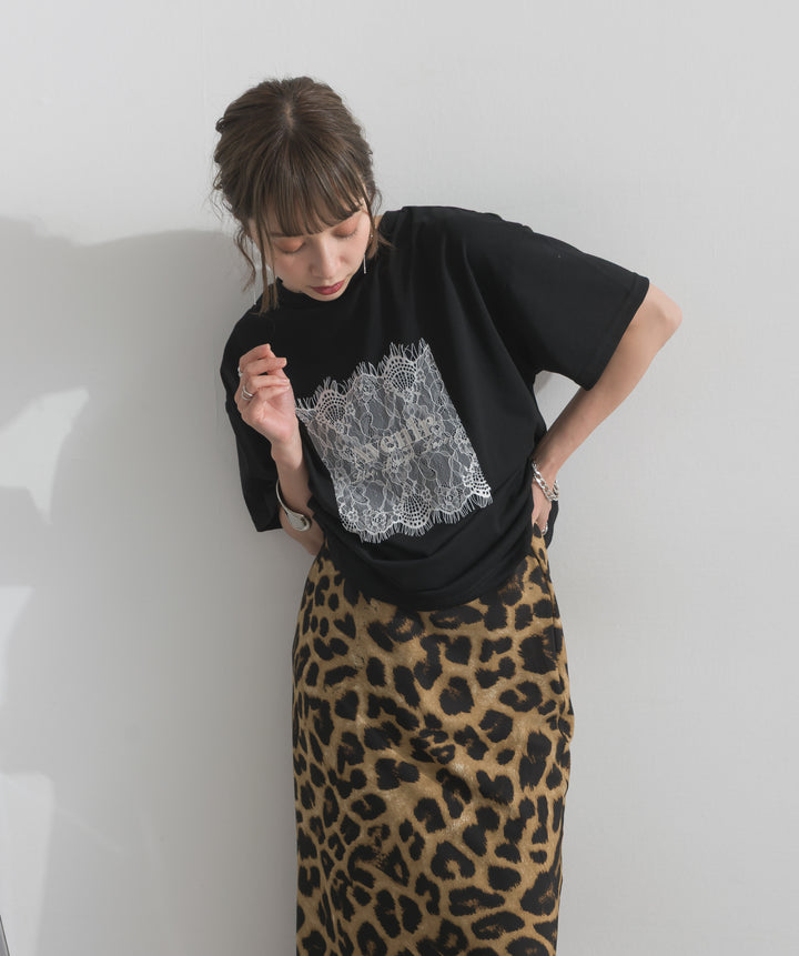 レースロゴ刺繍Tシャツ