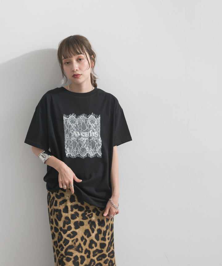 レースロゴ刺繍Tシャツ