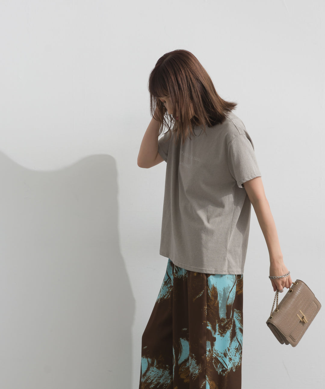 ロゴクルーネックTシャツ