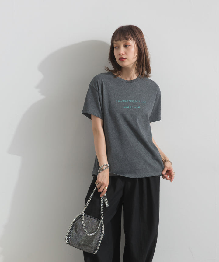 ロゴクルーネックTシャツ